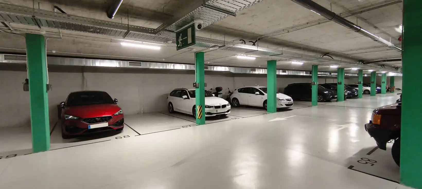 Parkplatz von Wohnung zum Verkauf in L'Hospitalet de Llobregat mit Klimaanlage, Heizung und Parkett