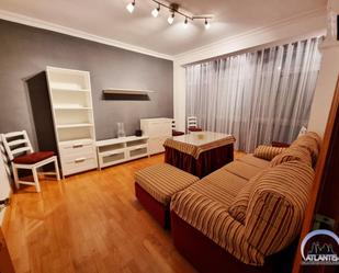 Living room of Flat to rent in  Sevilla Capital  with Air Conditioner, Heating and Furnished