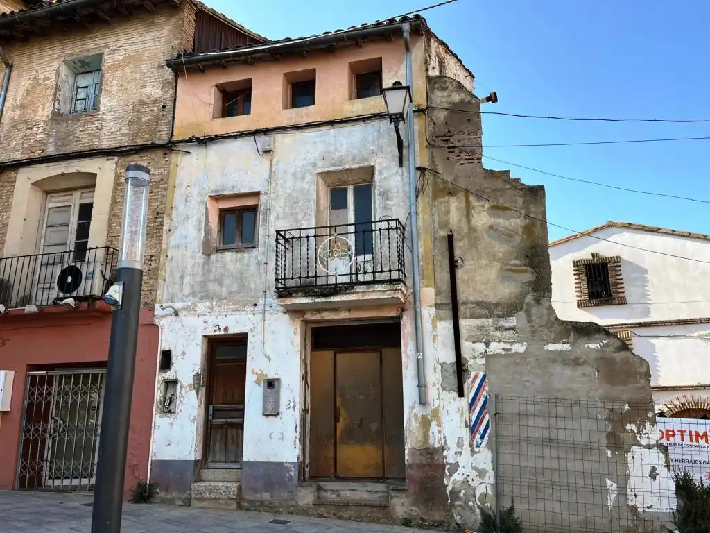 Vista exterior de Casa o xalet en venda en Binéfar