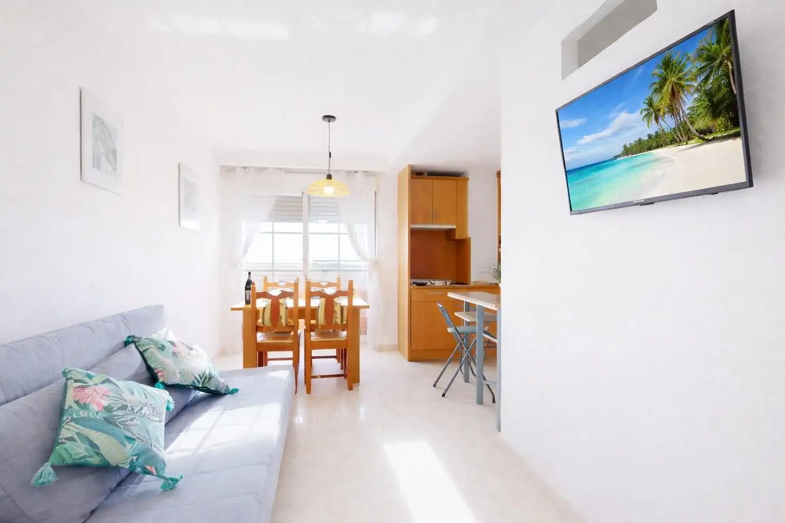 Sala de estar de Piso en venta en Roquetas de Mar con Jardín privado y Piscina comunitaria