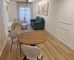 Sala d'estar de Apartament de lloguer en Burgos Capital amb Terrassa