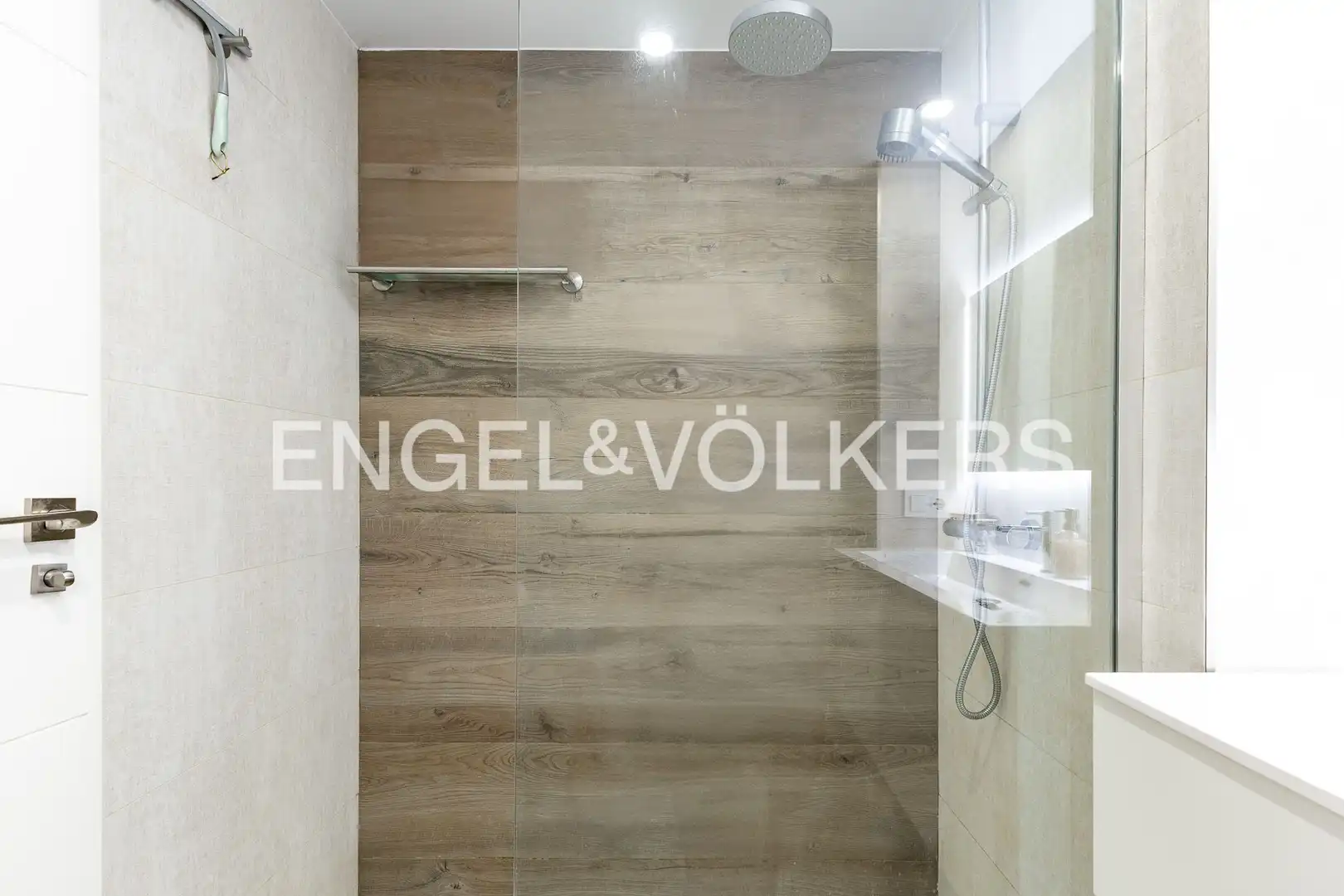 Bathroom of Flat for sale in Sant Martí