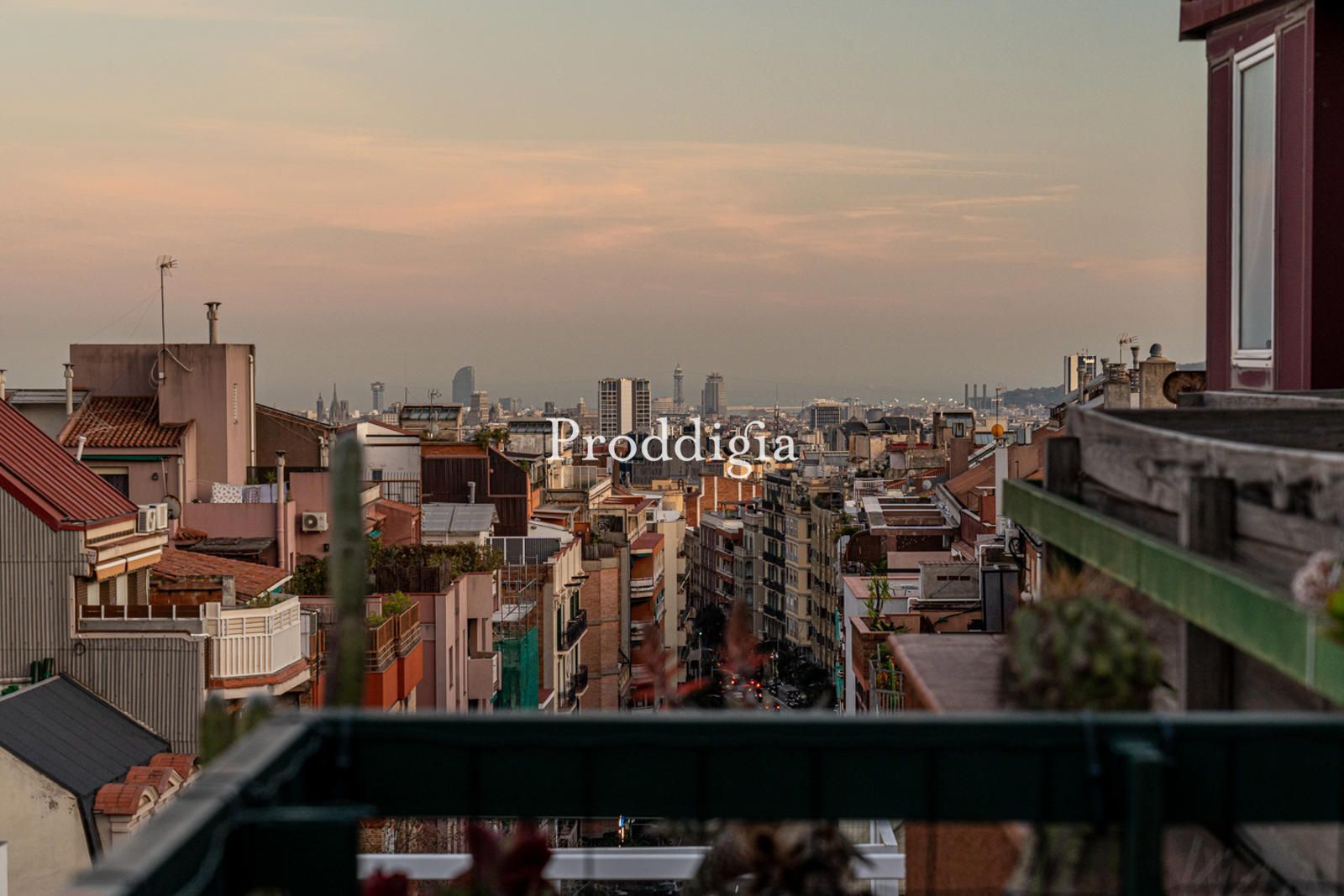 Vista exterior de Ático en venta en  Barcelona Capital con Aire acondicionado, Calefacción y Terraza