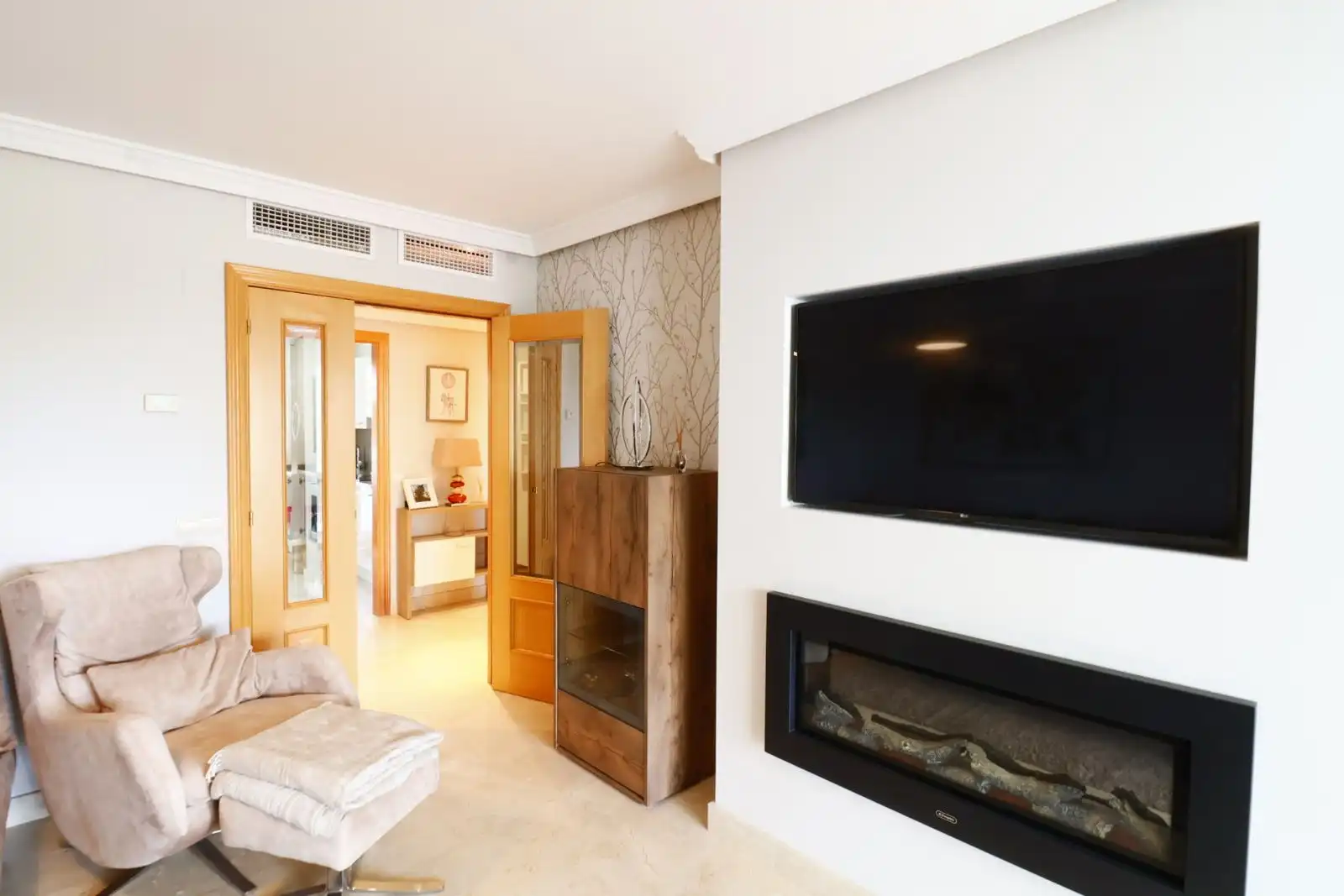 Sala d'estar de Apartament en venda en Estepona amb Aire condicionat, Terrassa i Traster