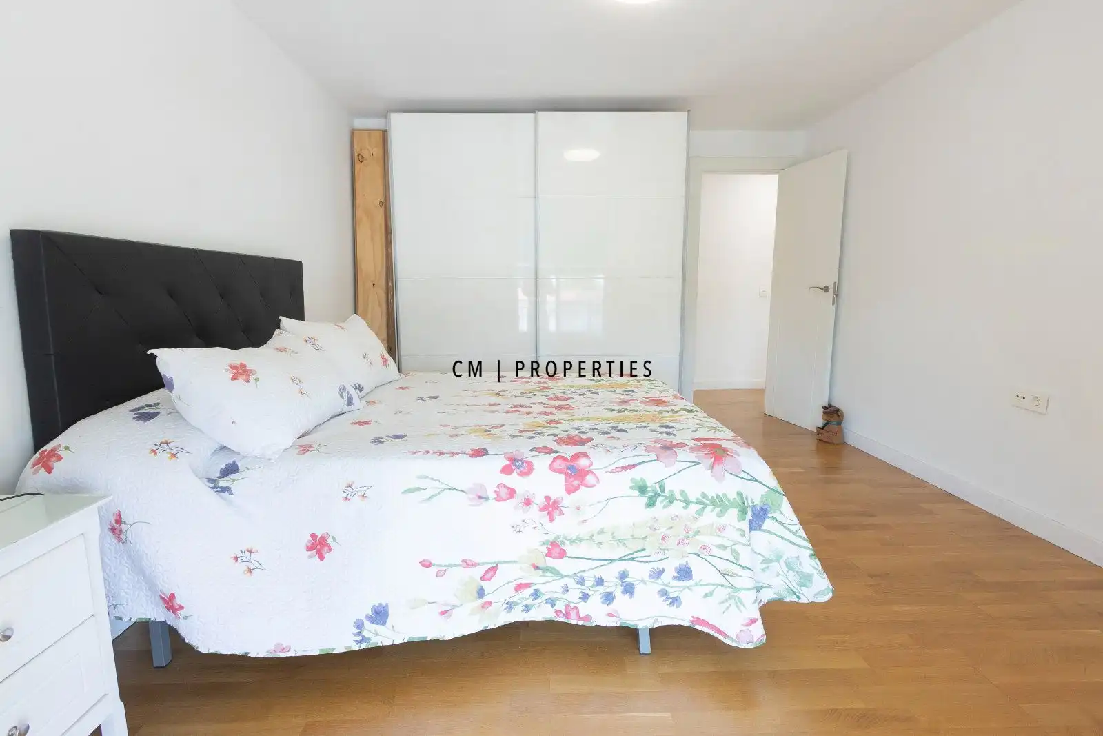 Habitación de Piso de alquiler en Valencia con Aire acondicionado, Parquet y Amueblado