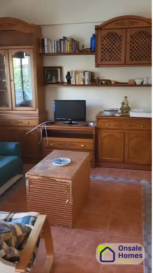 Sala d'estar de Estudi en venda en Marbella amb Aire condicionat, Terrassa i Balcó