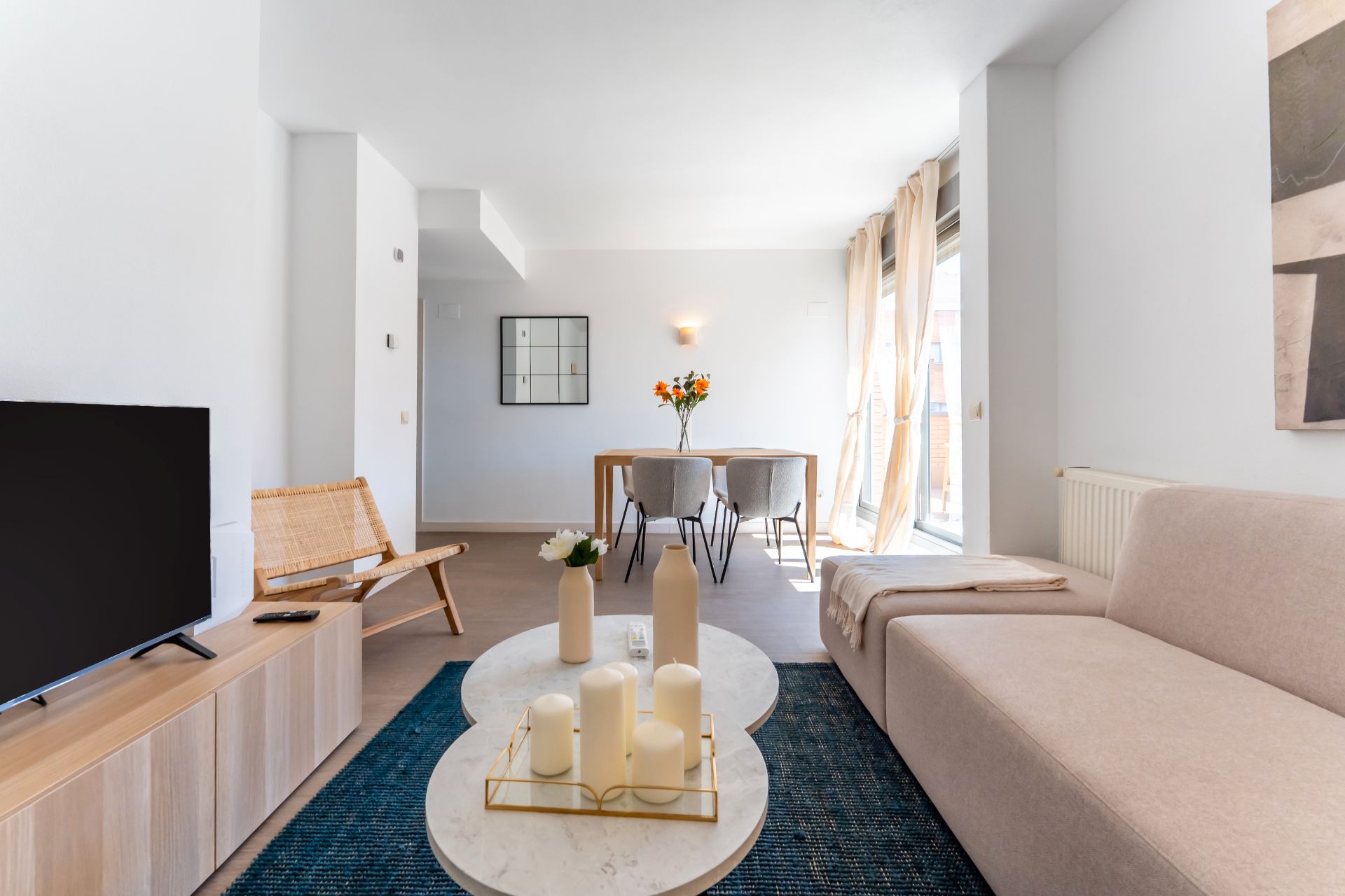 Living room of Flat for sale in  Madrid Capital  with Terrace, Storage room and Community pool