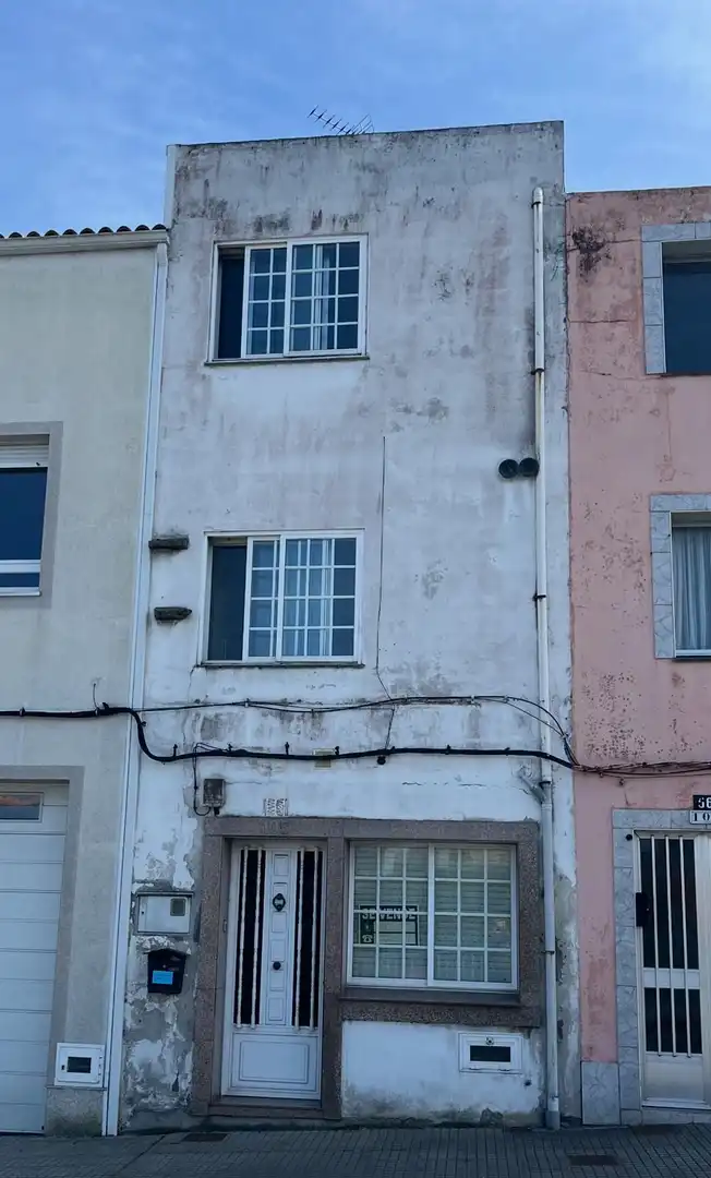 Vista exterior de Casa o xalet en venda en A Coruña Capital  amb Calefacció i Traster