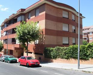 Exterior view of Flat to rent in Majadahonda  with Air Conditioner