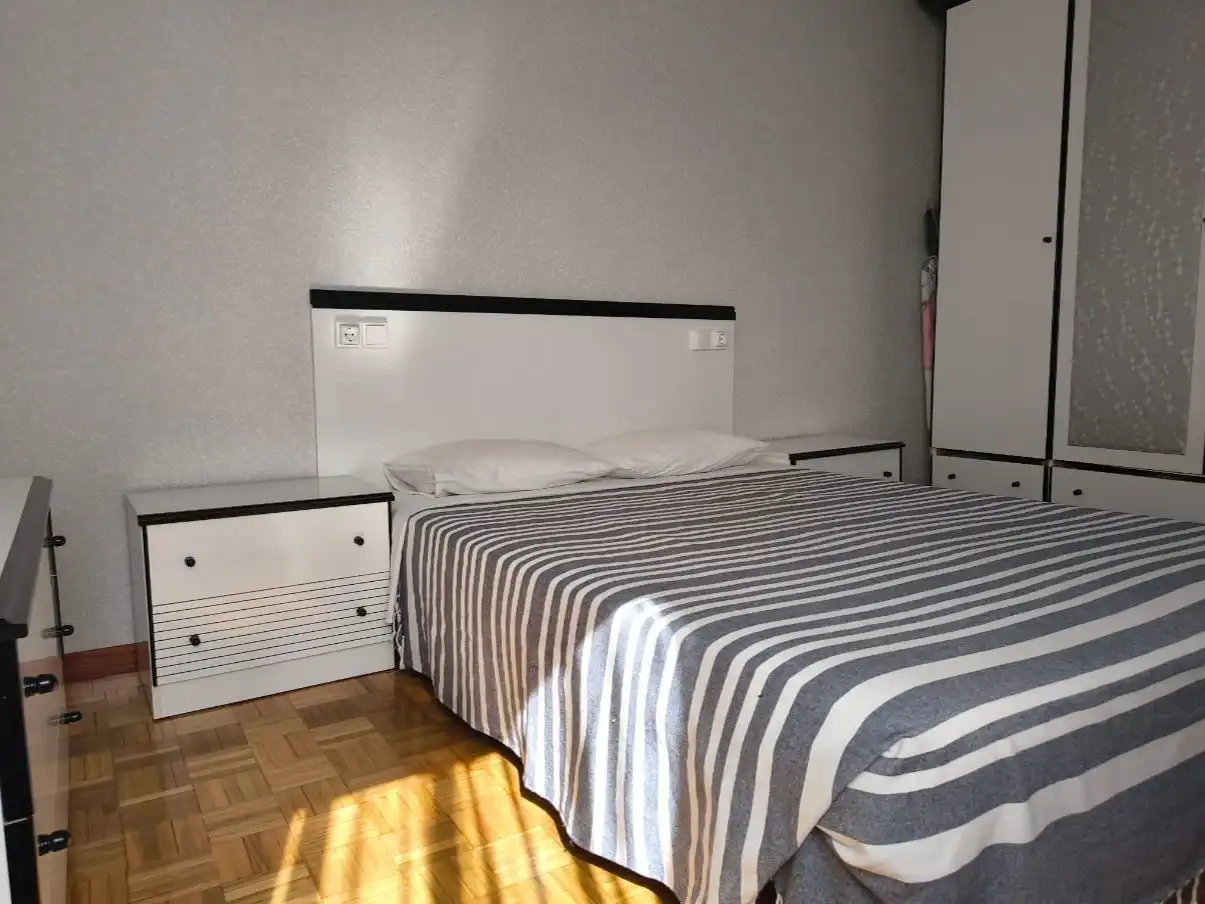 Dormitori de Pis de lloguer en Villarejo de Órbigo amb Calefacció, Parquet i Terrassa