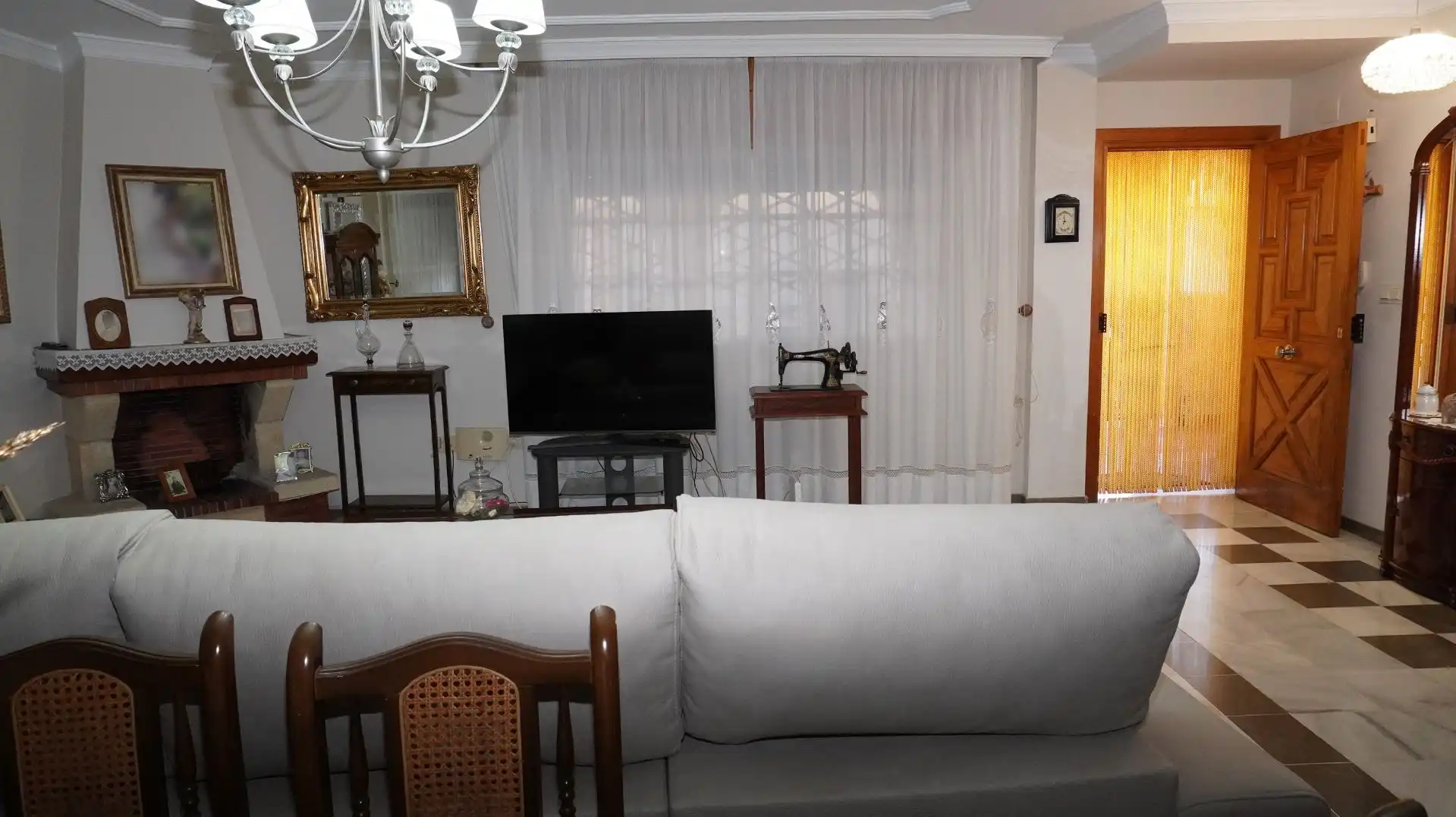 Sala d'estar de Casa adosada en venda en Motril amb Aire condicionat i Terrassa
