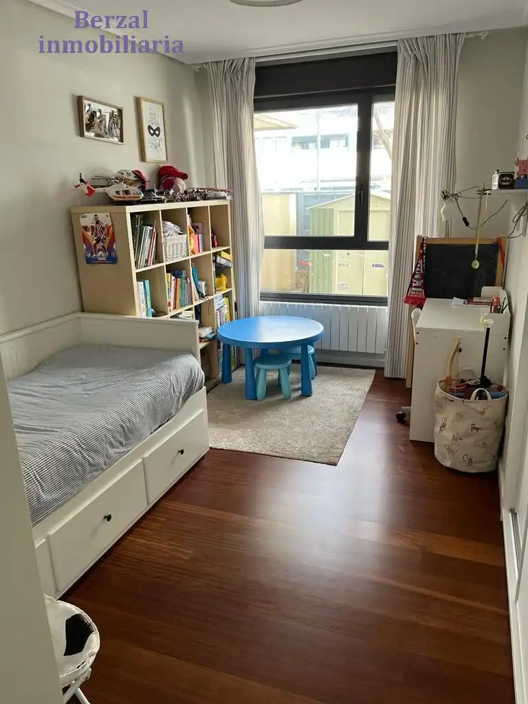 Bedroom of Ground floor for sale in  Logroño  with Heating, Private garden and Storage room