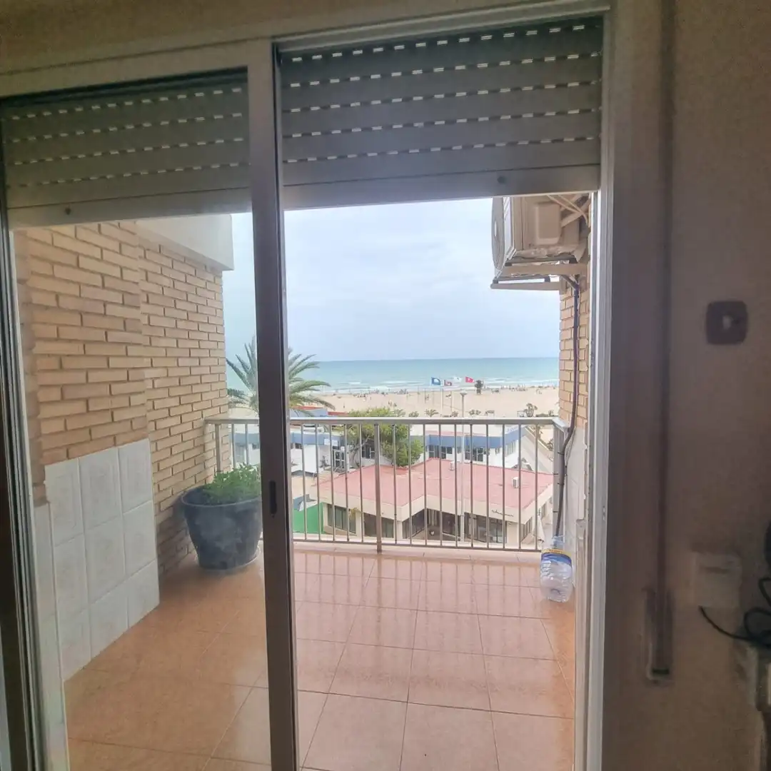 Dormitori de Apartament de lloguer en Sagunto / Sagunt amb Aire condicionat, Terrassa i Moblat