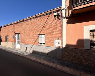 Vista exterior de Casa o xalet en venda en Valdepeñas