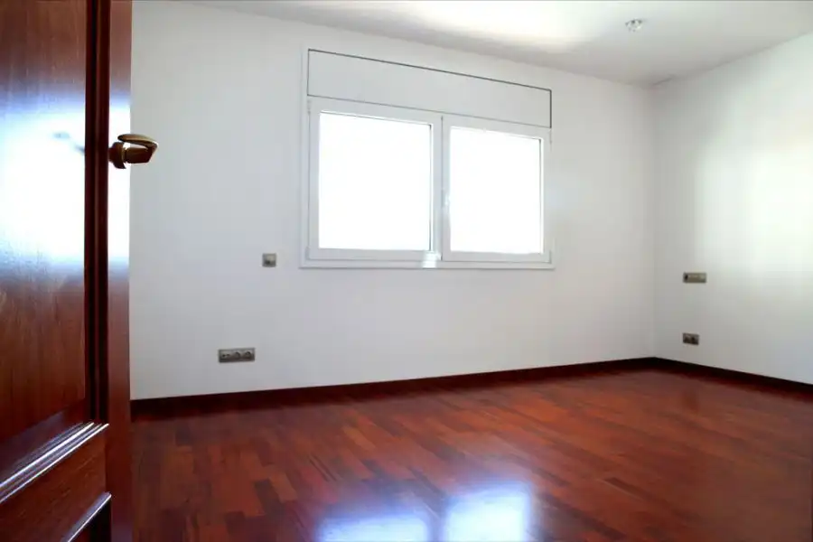 Dormitori de Casa o xalet en venda en Vallirana amb Aire condicionat i Terrassa