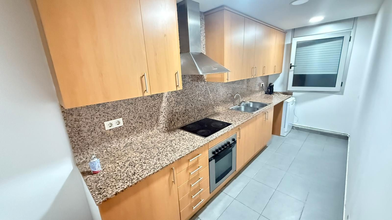 Cocina de Piso de alquiler en Terrassa con Aire acondicionado, Calefacción y Amueblado