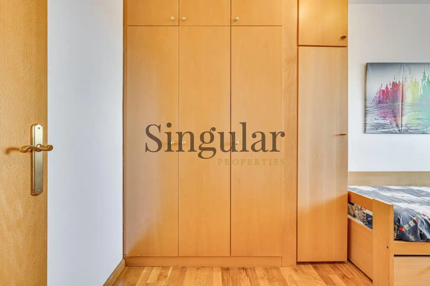 Schlafzimmer von Dachboden zum Verkauf in Barcelona mit Klimaanlage, Heizung und Parkett