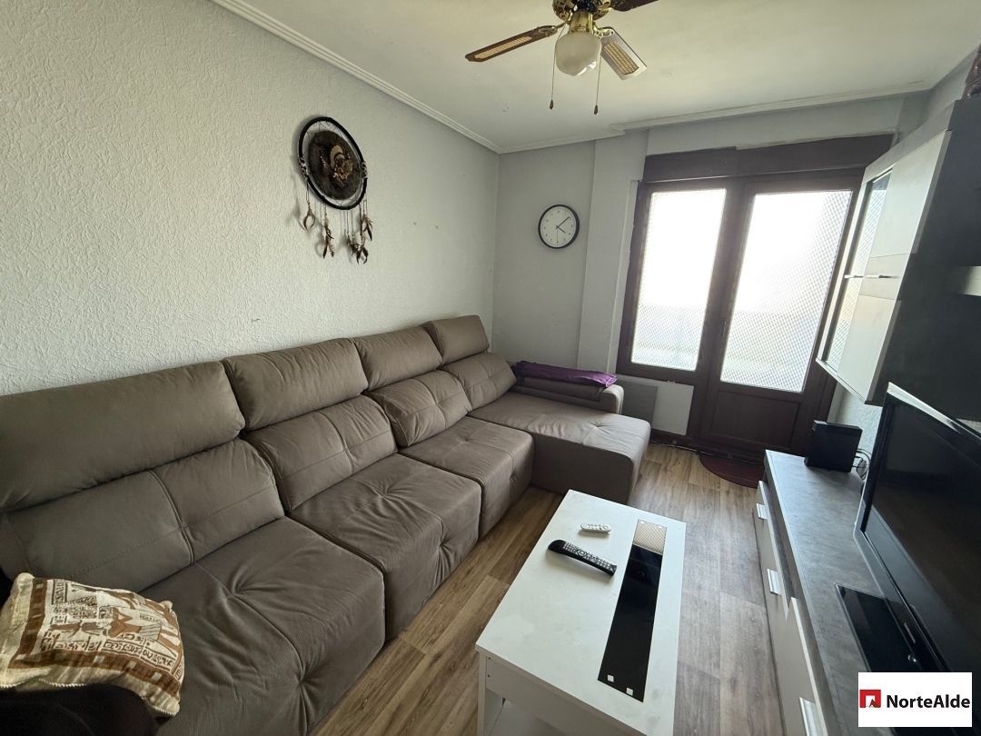 Sala d'estar de Pis en venda en Sestao  amb Terrassa