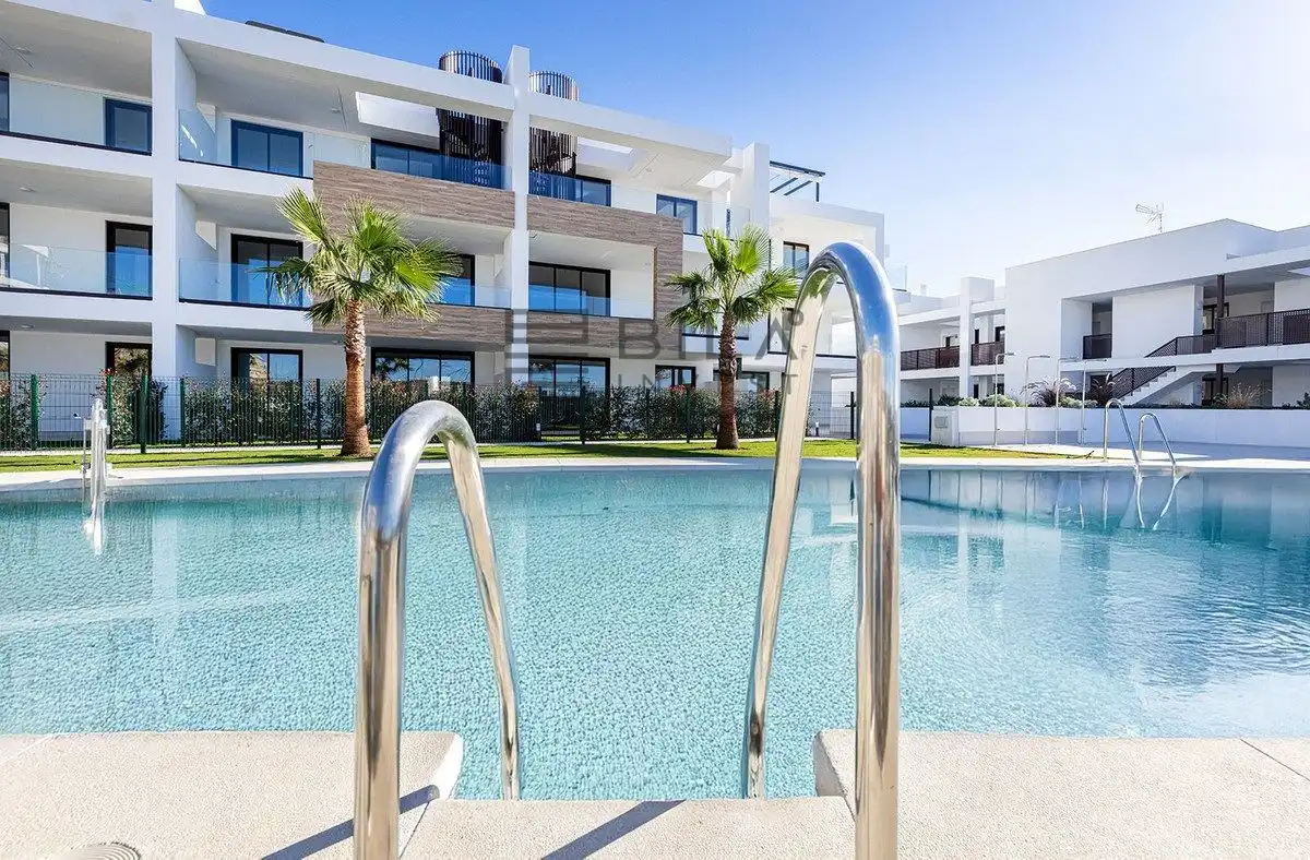 Wohnung mit Pool zum Verkauf in Horizon 36