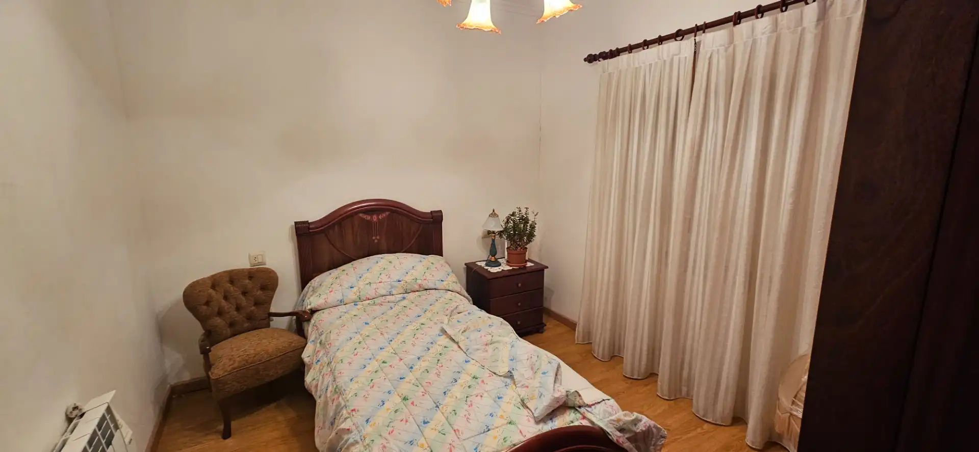 Dormitori de Casa adosada en venda en Narón amb Moblat