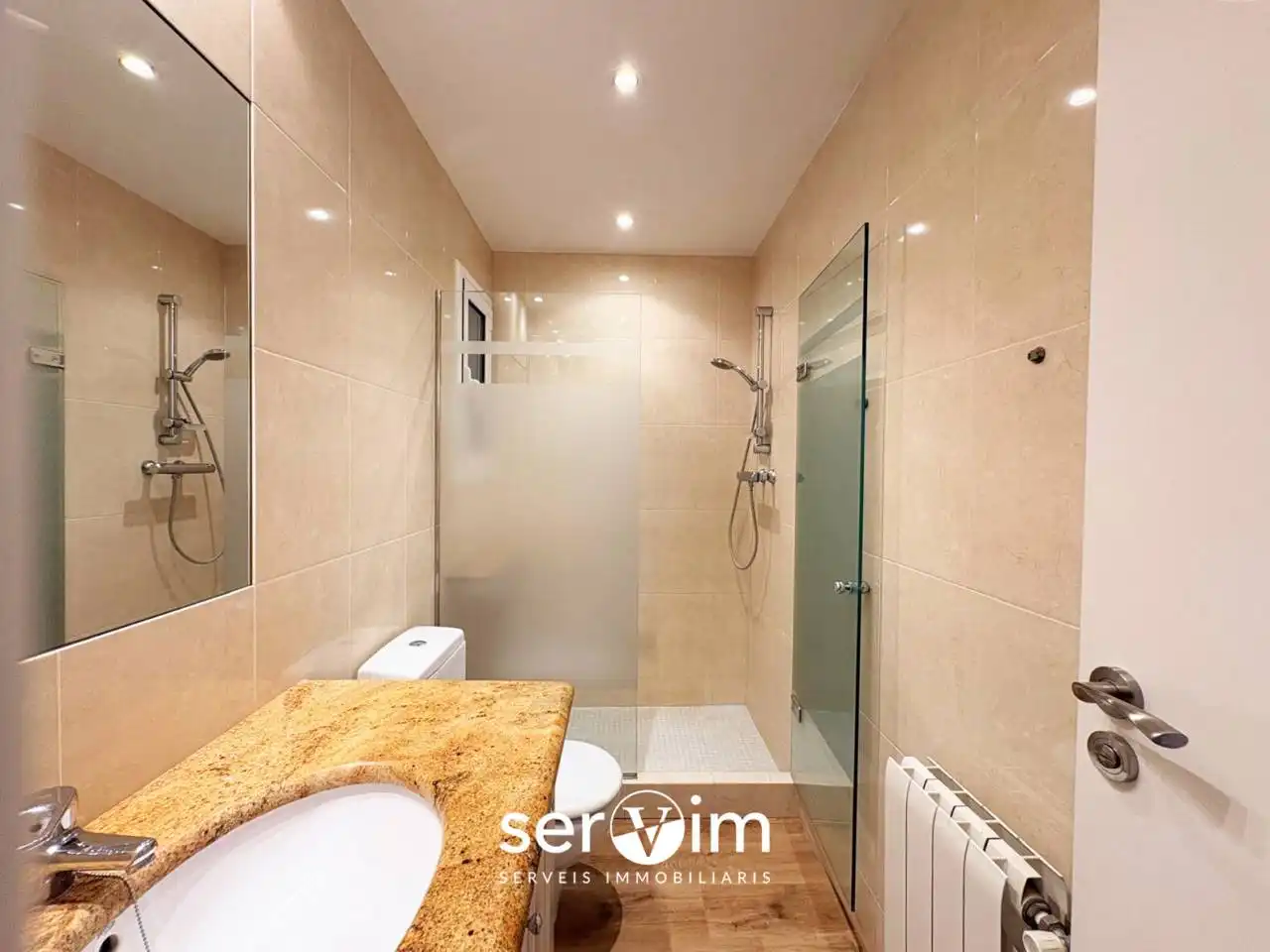 Bathroom of Flat for sale in Palamós  with Air Conditioner, Heating and Parquet flooring
