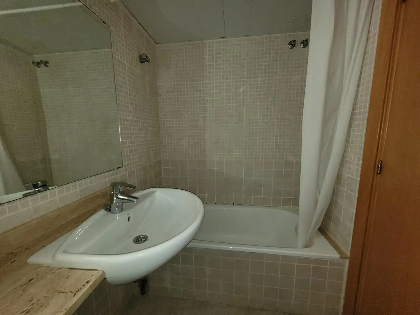 Bathroom of Flat for sale in Llançà  with Private garden and Terrace
