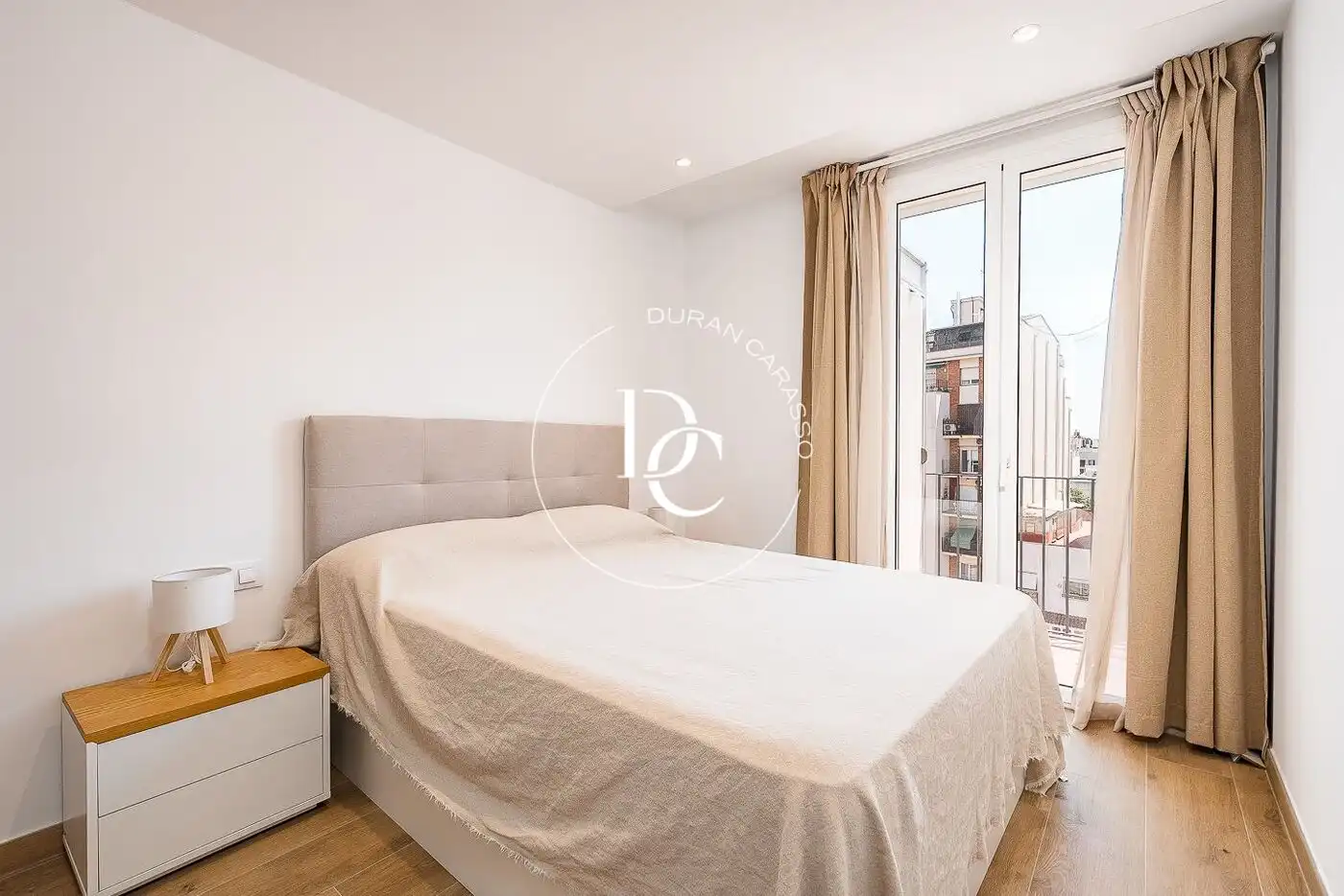 Bedroom of Flat for sale in Barcelona  with Air Conditioner, Heating and Terrace