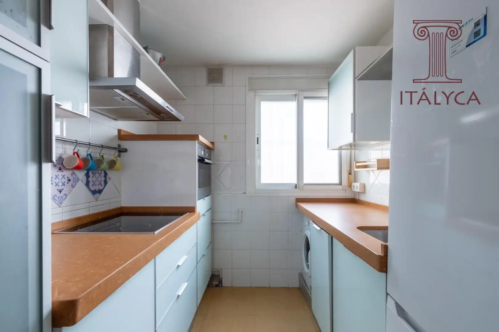 Kitchen of Flat for sale in Sevilla  with Air Conditioner, Terrace and Storage room