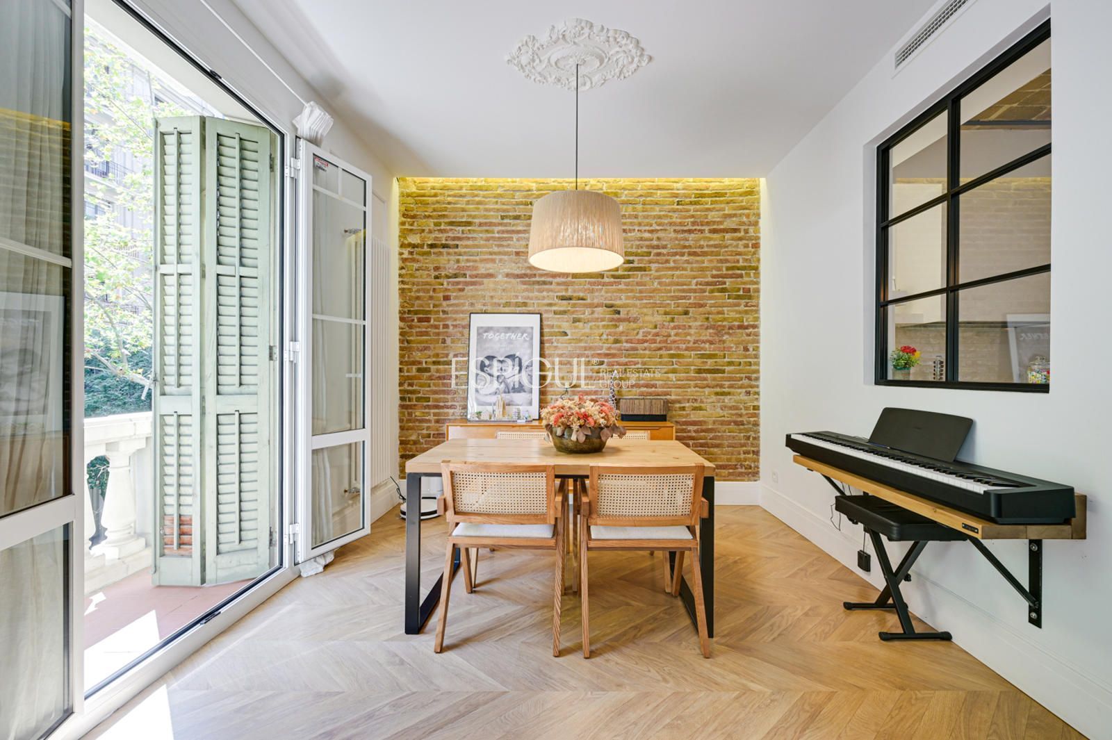 Dining room of Flat for sale in  Barcelona Capital  with Air Conditioner, Heating and Parquet flooring