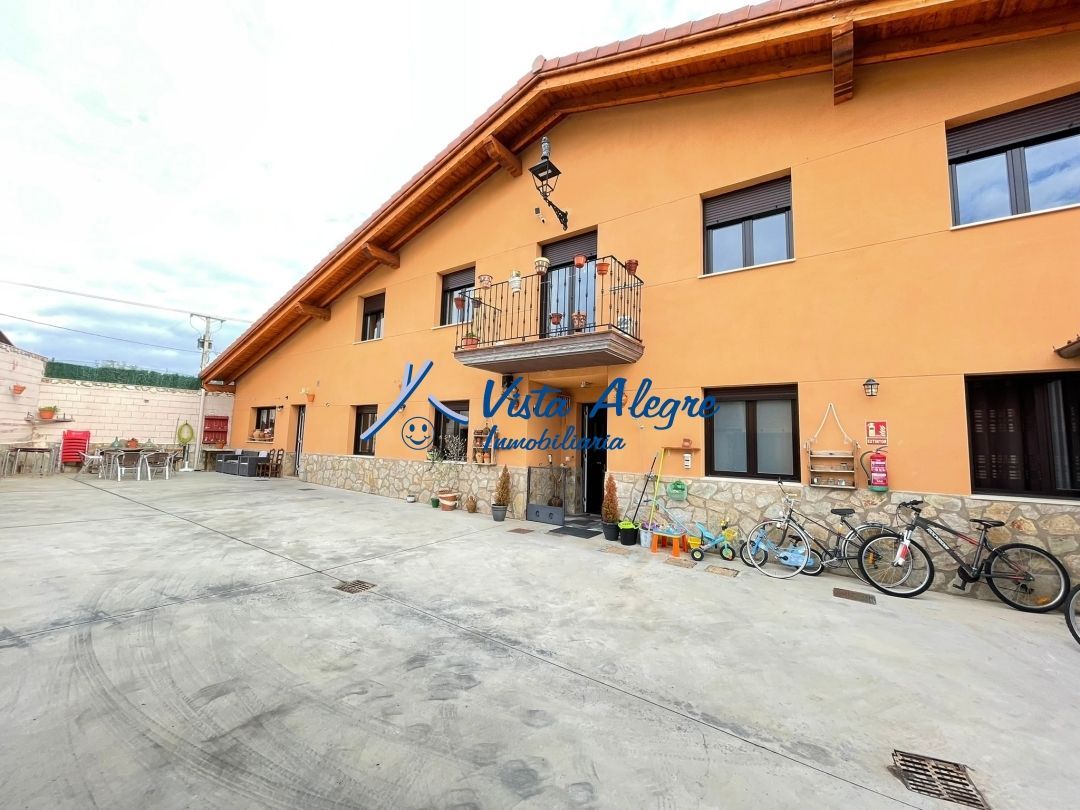 Exterior view of House or chalet for sale in Galbárruli  with Heating, Parquet flooring and Furnished