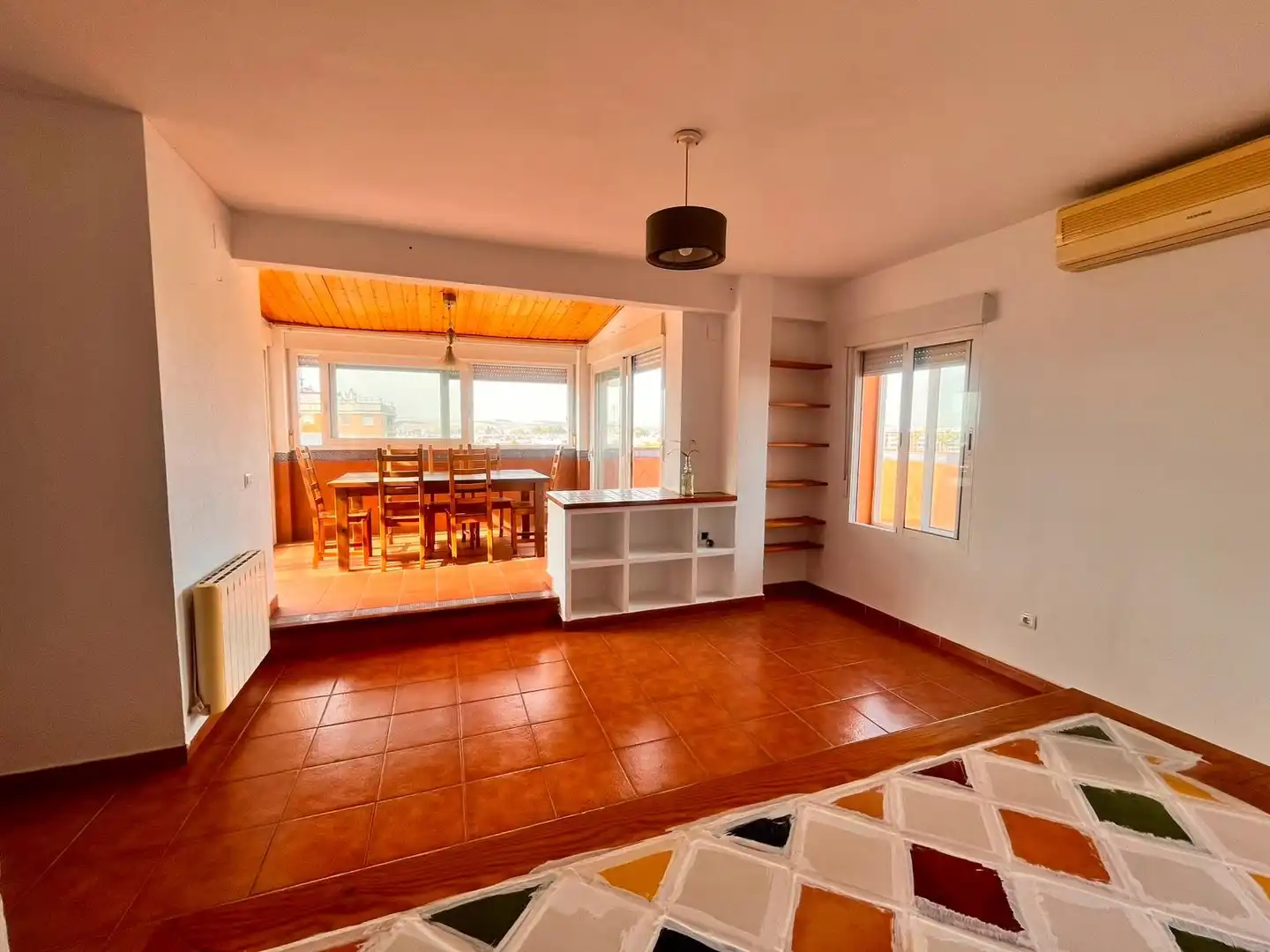 Esszimmer von Dachboden zur Miete in Córdoba mit Klimaanlage und Terrasse