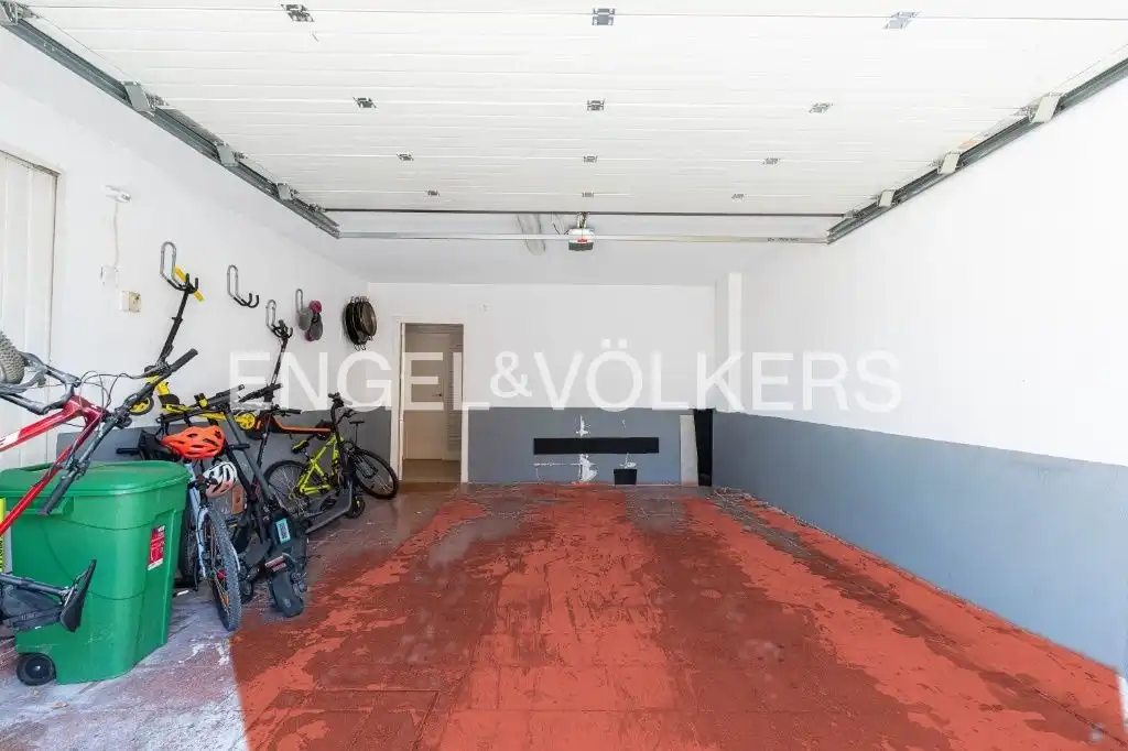 Casa adosada en venta en Madrid con Aire acondicionado, Calefacción y Jardín privado
