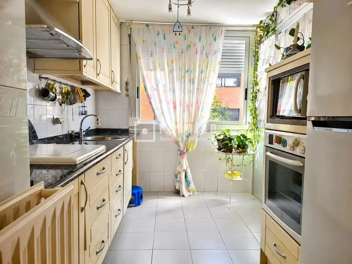 Kitchen of Flat for sale in Alcobendas  with Air Conditioner, Heating and Private garden