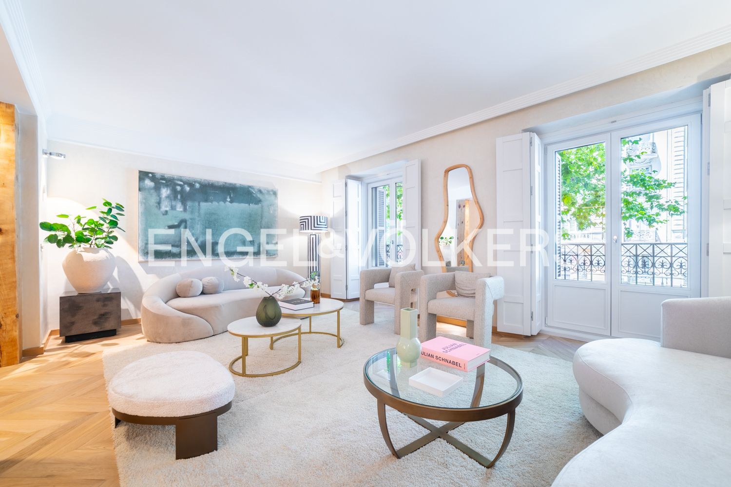 Living room of Apartment for sale in  Madrid Capital  with Air Conditioner, Heating and Parquet flooring