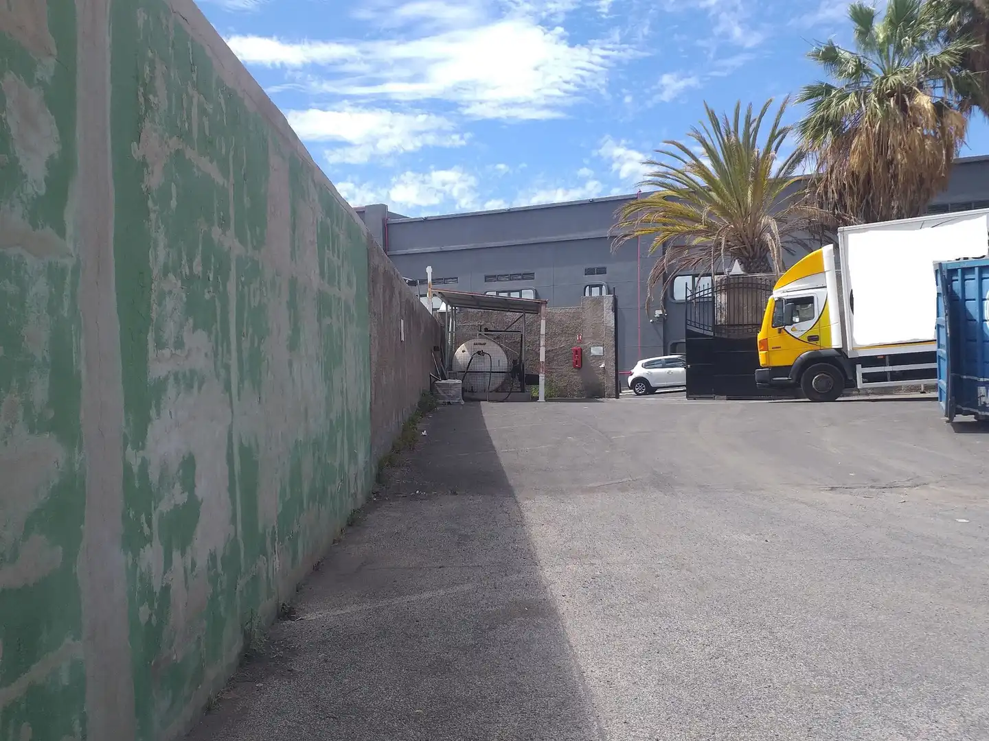 Vista exterior de Nave industrial de alquiler en San Cristóbal de la Laguna