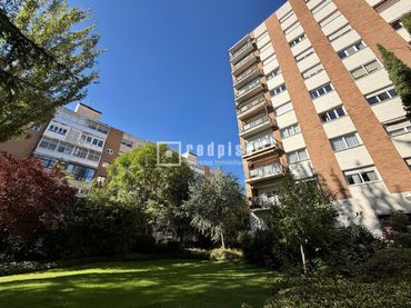 Piso con ascensor en venta en de la Castellana