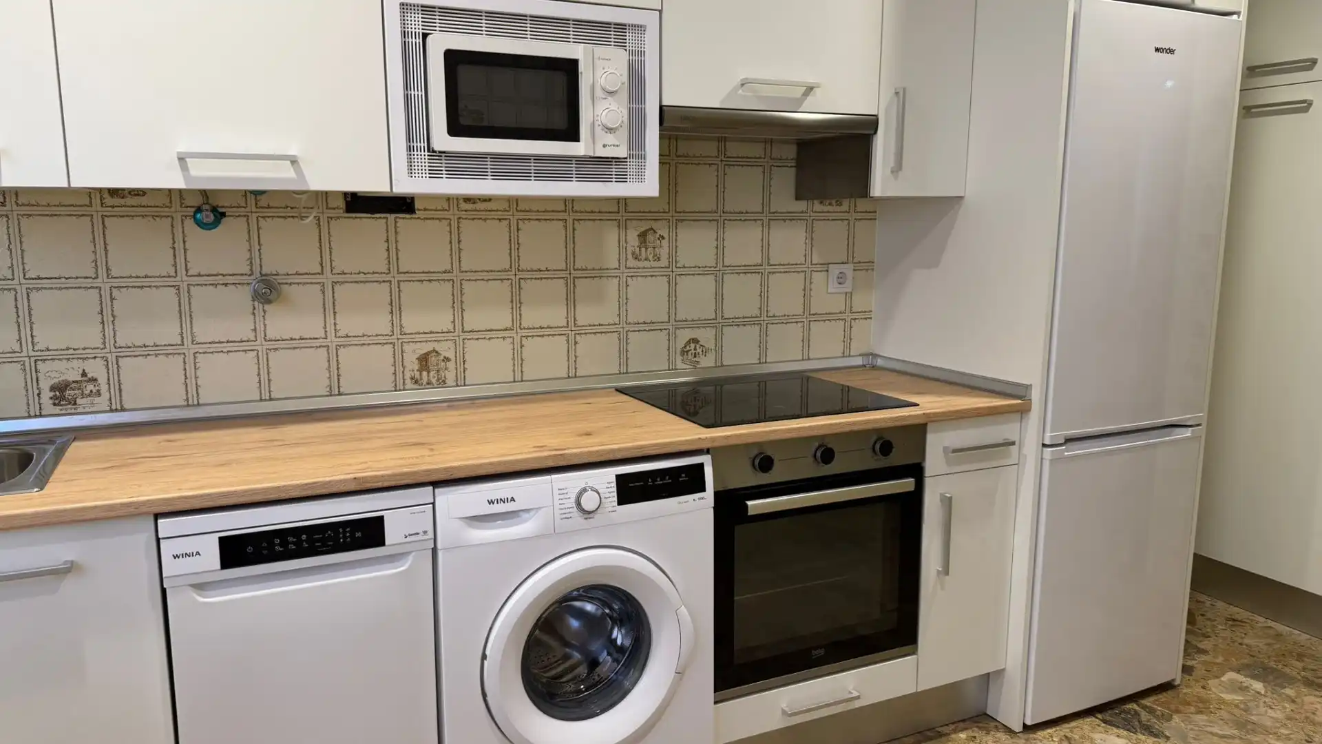 Cuina de Casa adosada de lloguer en Alpartir amb Calefacció, Forn i Rentadora