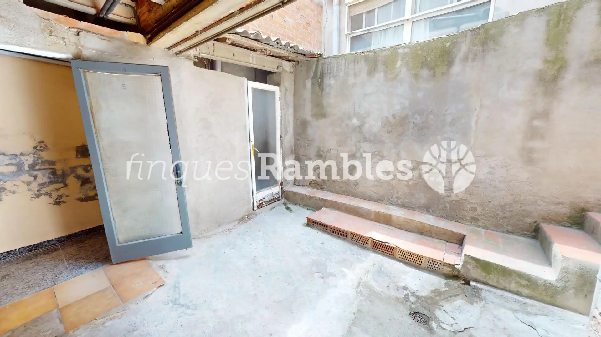 Vista exterior de Casa adosada en venta en Vilanova del Camí con Calefacción, Terraza y Trastero