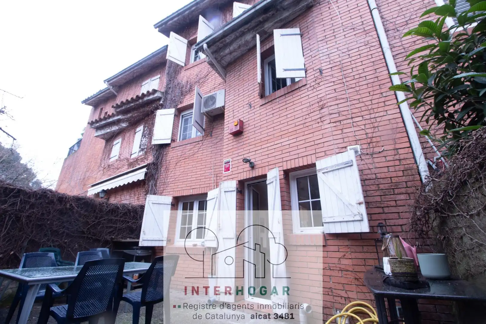 Vista exterior de Casa o xalet en venda en Cerdanyola del Vallès