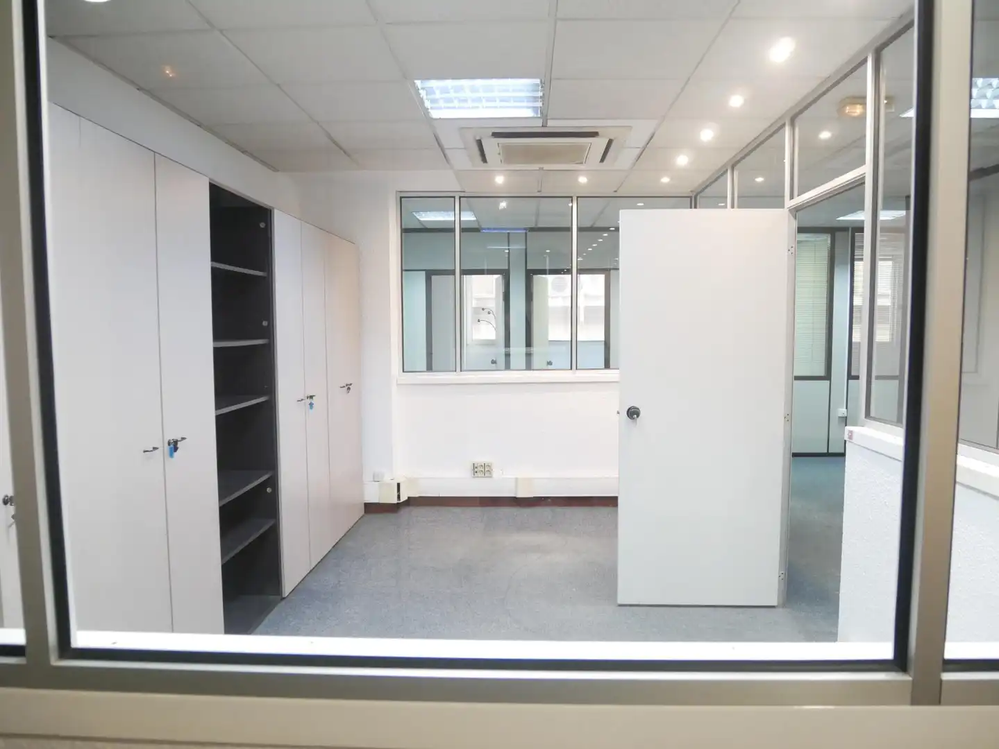 Büro zur Miete in Basauri  mit Klimaanlage und Heizung