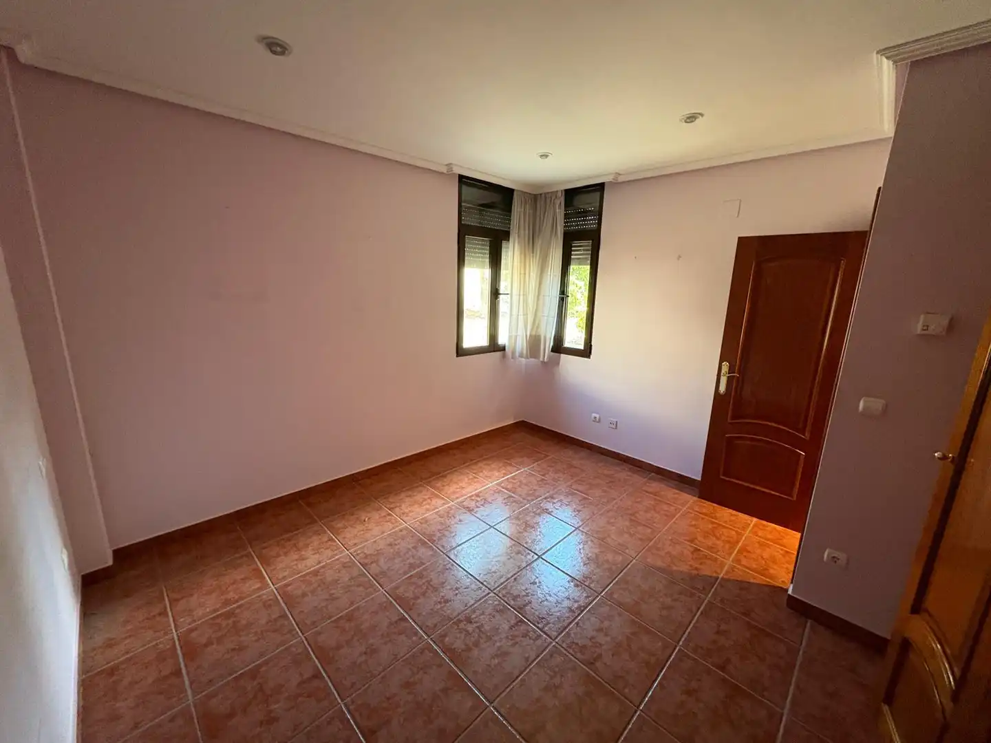 Dormitori de Casa o xalet en venda en Íscar amb Calefacció, Jardí privat i Terrassa