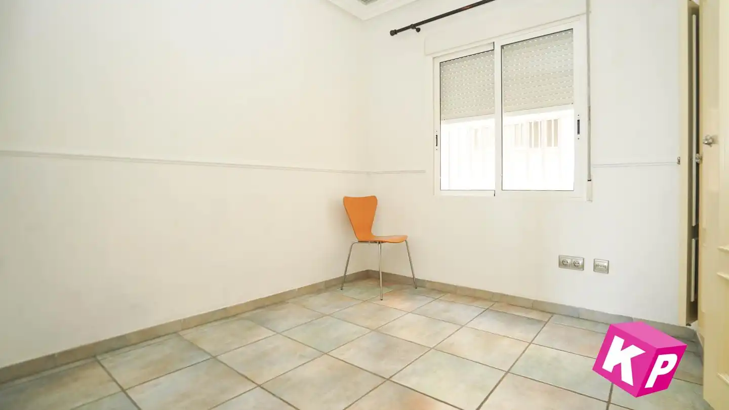 Schlafzimmer von Wohnung zum Verkauf in Santa Pola mit Klimaanlage, Heizung und Terrasse