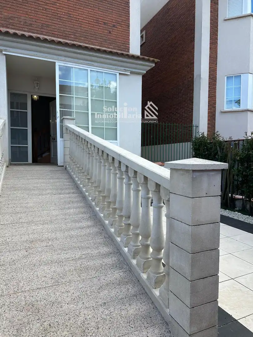 Terraza de Casa adosada en venta en Cabrerizos con Calefacción, Terraza y Piscina