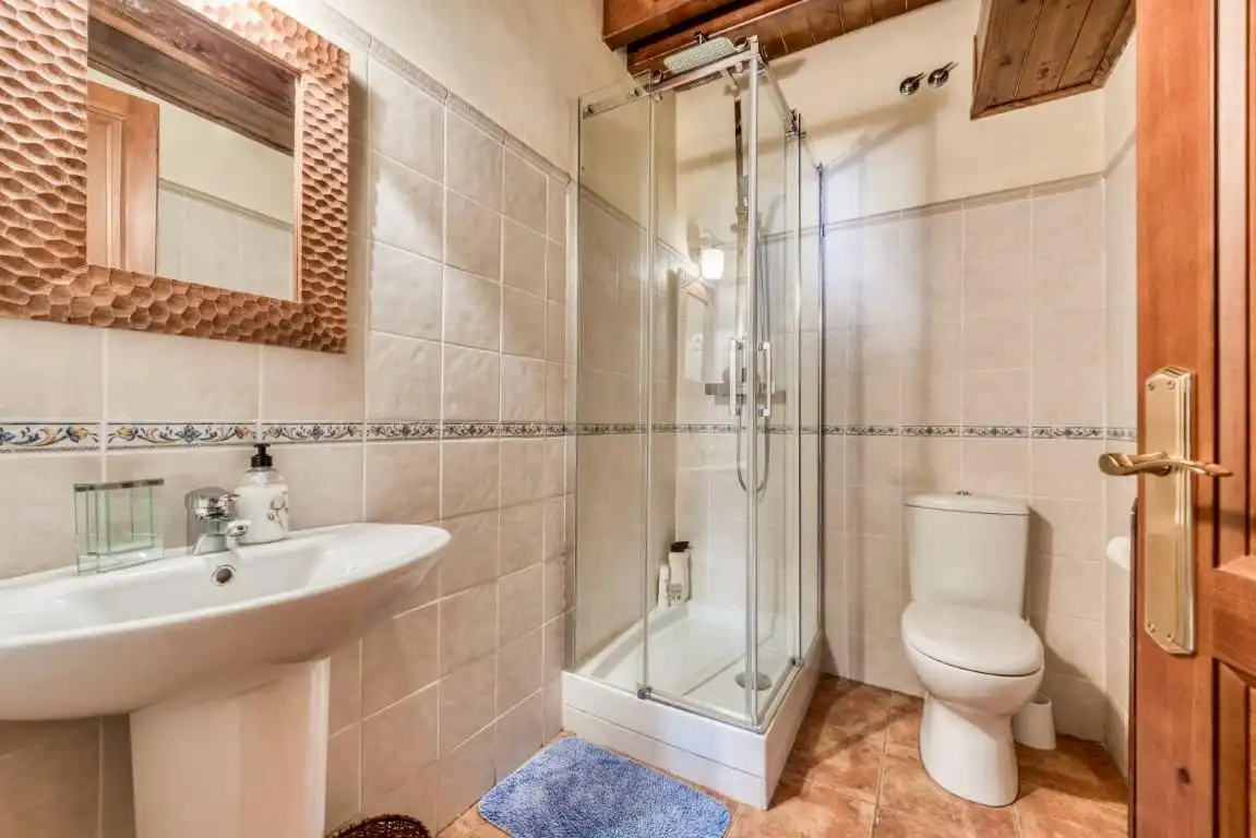 Bathroom of Flat for rent in Vielha e Mijaran  with Heating, Parquet flooring and Furnished
