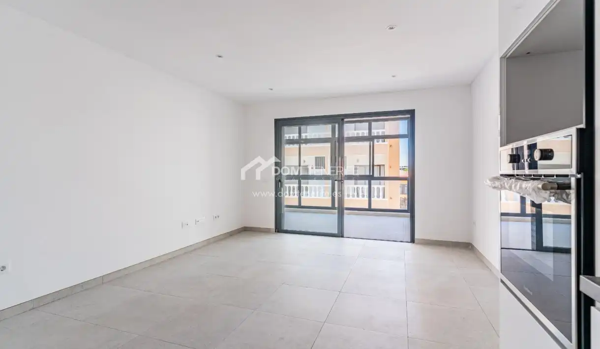 Sala d'estar de Pis en venda en Guía de Isora amb Terrassa i Piscina