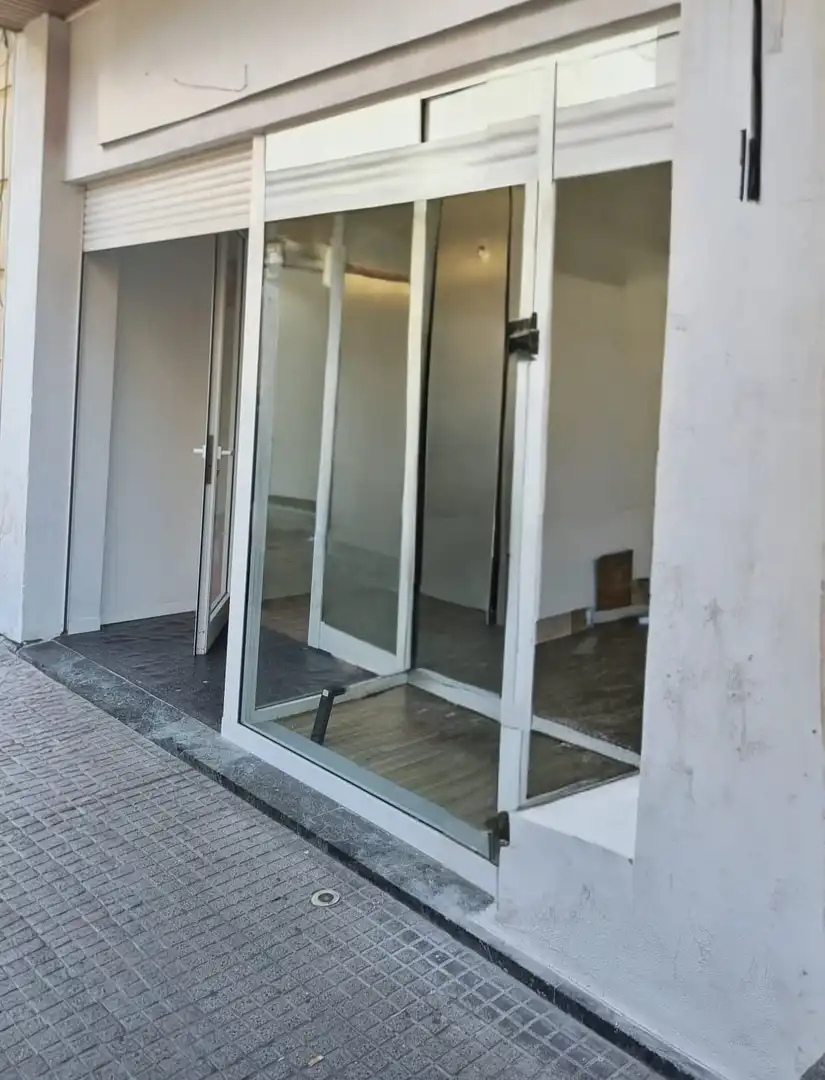Local en traspaso en La Línea de la Concepción