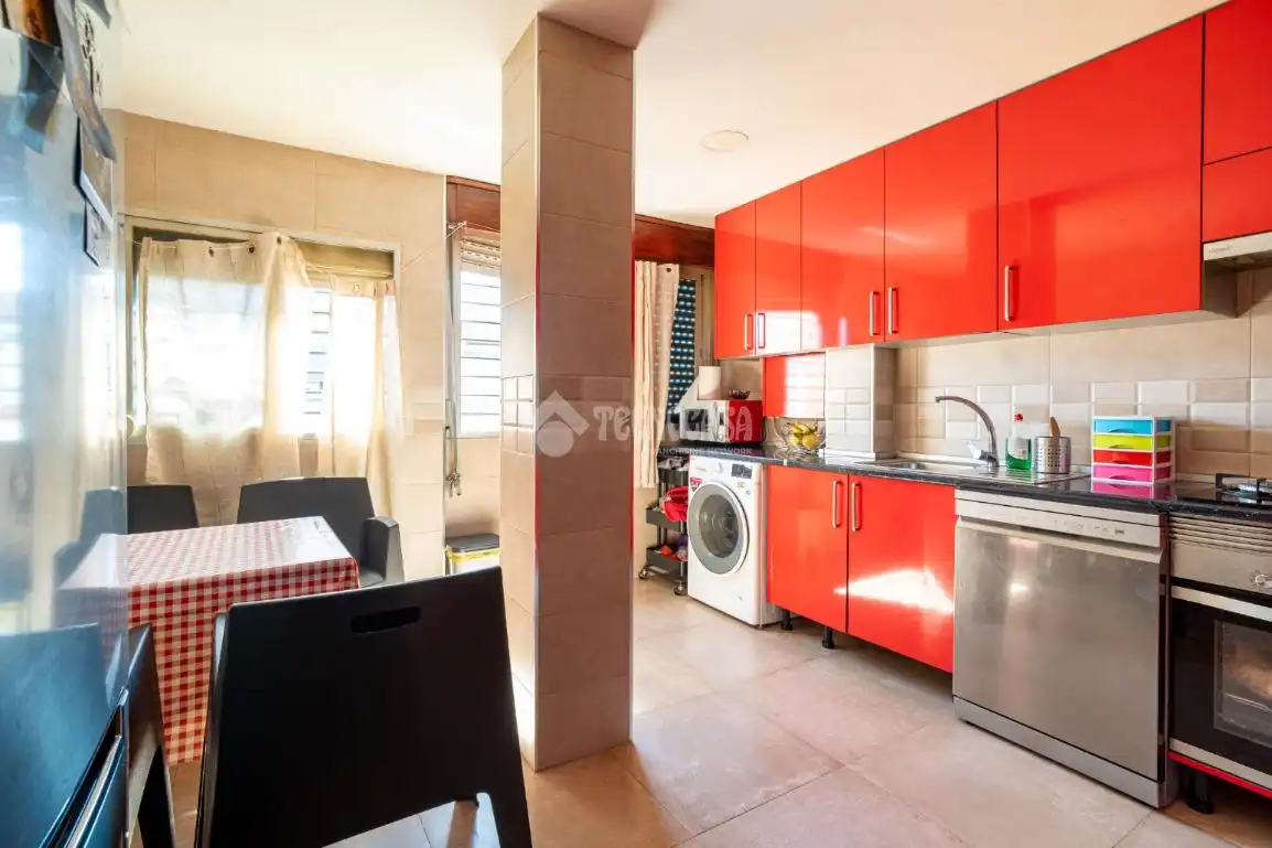 Kitchen of Flat for sale in Granada  with Air Conditioner, Heating and Terrace