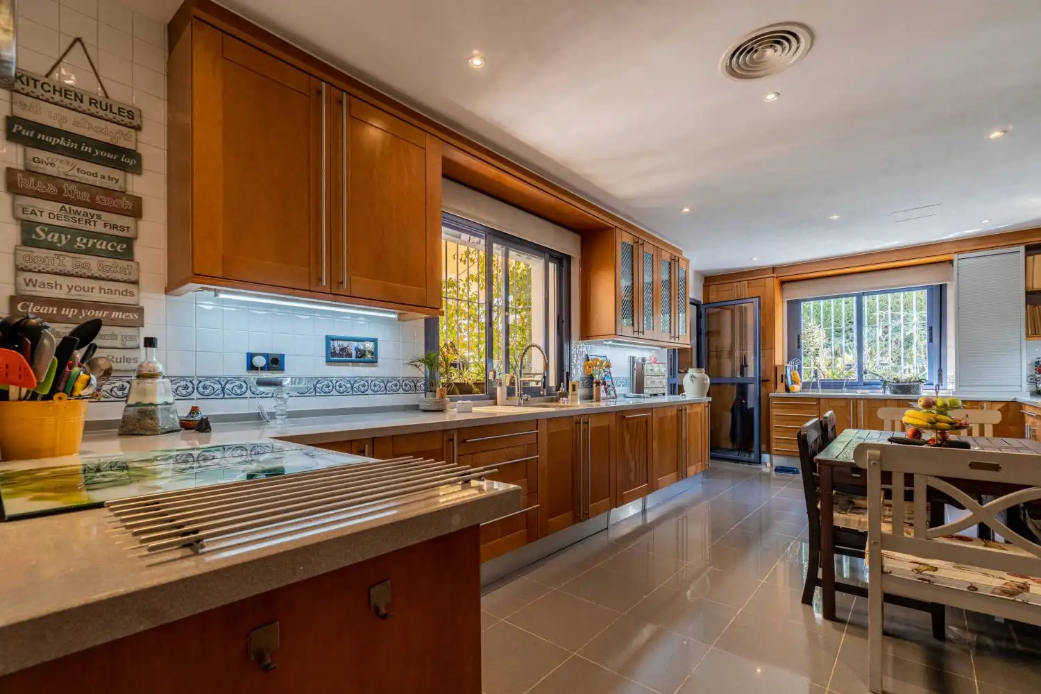 Kitchen of Houses for sale in Sotogrande Costa