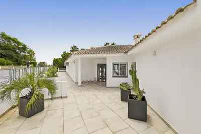 Detached house with pool for sale in Las Lagunas, imagen 2