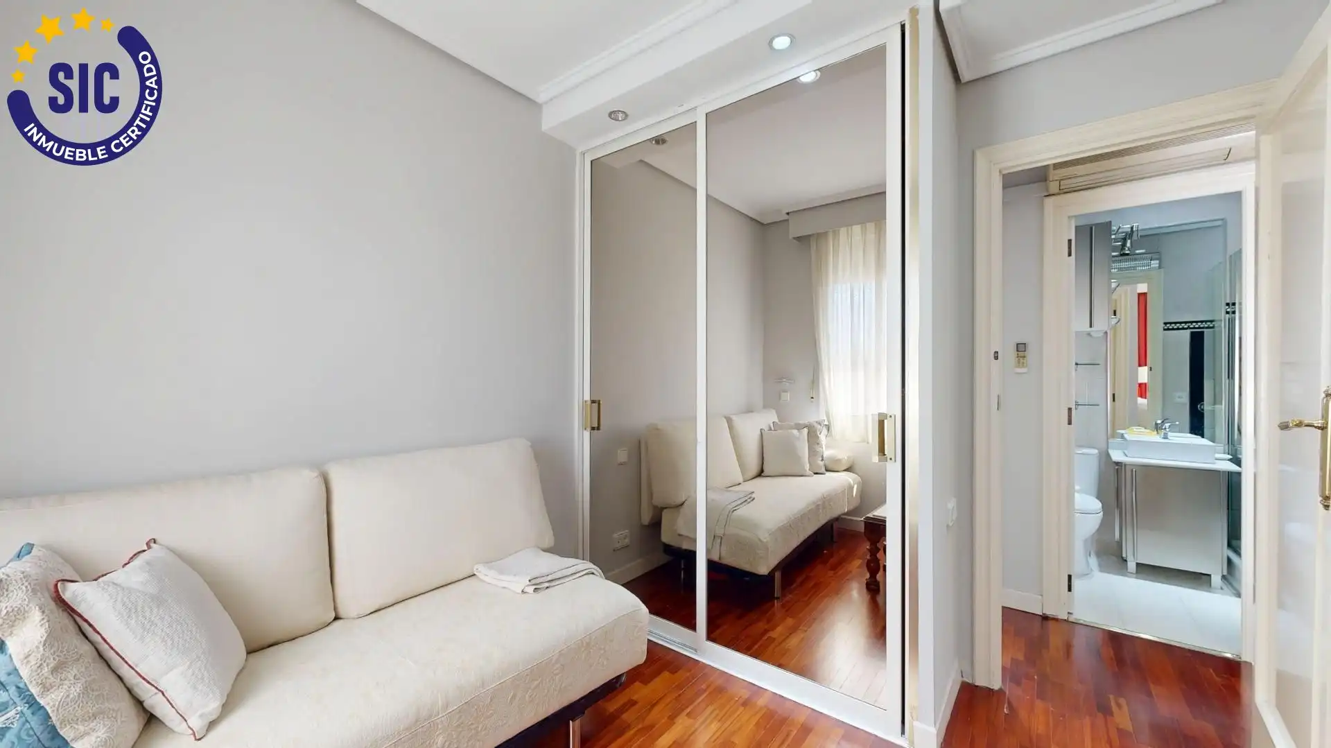 Habitación de Piso en venta en Valencia con Aire acondicionado, Calefacción y Parquet